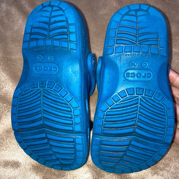 Crocs for boys charms included - Picture 2 of 4